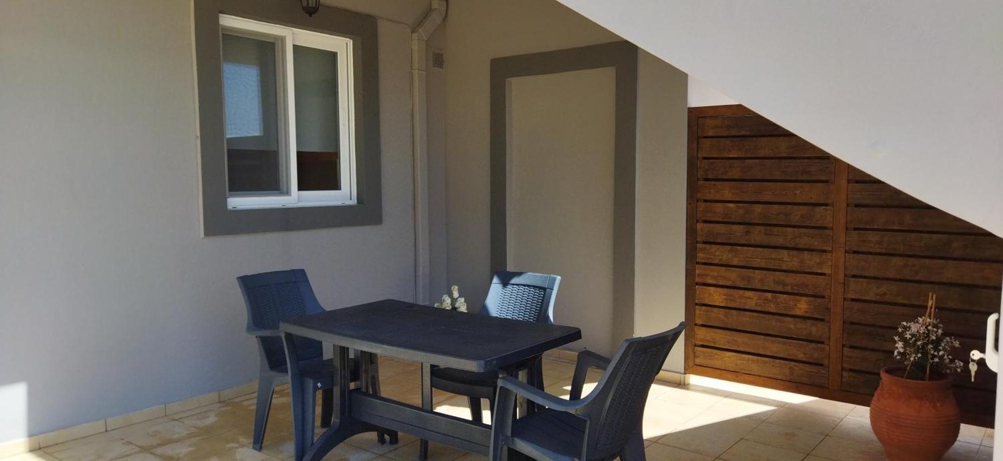 Eirini Apartment Кефалос Екстериор снимка